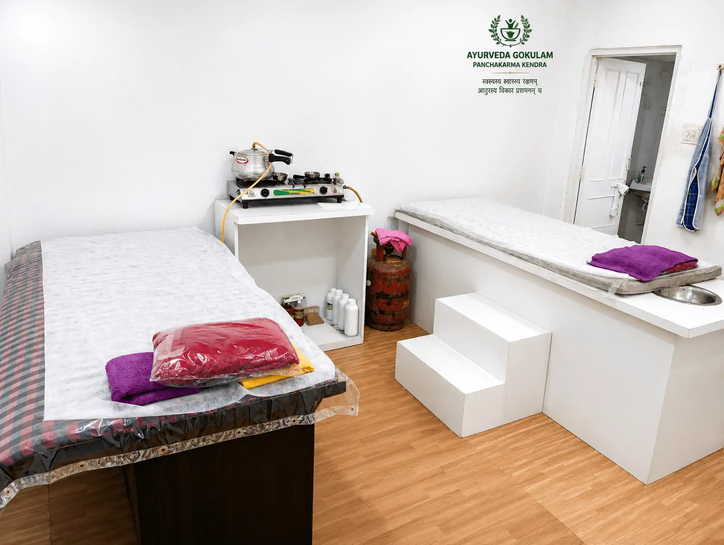 Treatment room at Ayurveda Gokulam Clinic, Indore